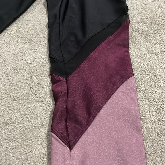 PINK leggings. Never worn! - Picture 3 of 5